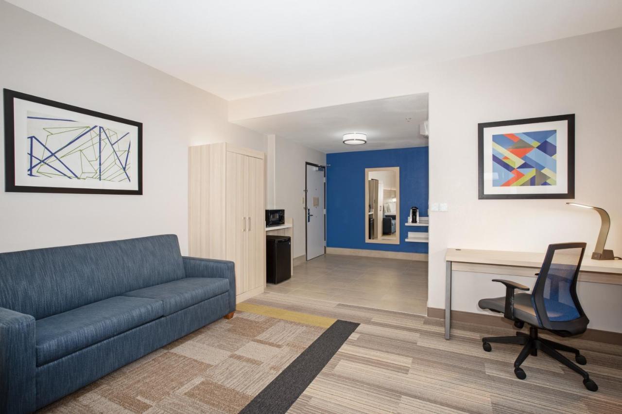 Holiday Inn Express & Suites Phoenix Glendale Dist By Ihg Dış mekan fotoğraf