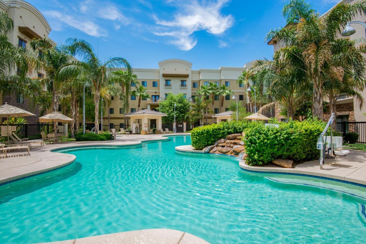 Holiday Inn Express & Suites Phoenix Glendale Dist By Ihg Dış mekan fotoğraf
