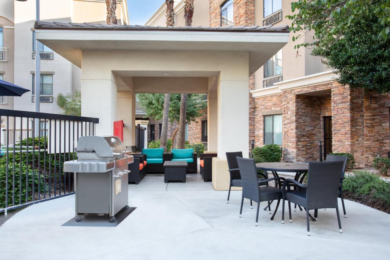 Holiday Inn Express & Suites Phoenix Glendale Dist By Ihg Dış mekan fotoğraf