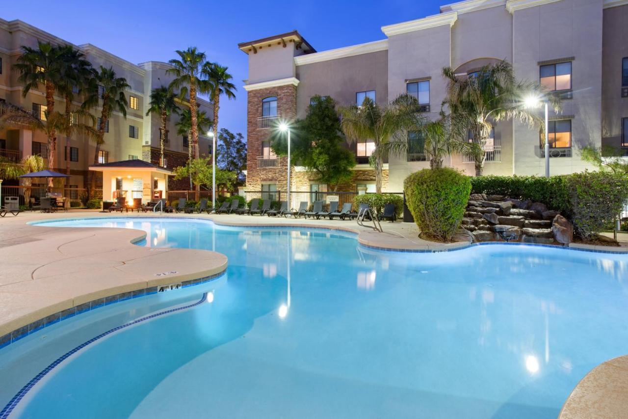 Holiday Inn Express & Suites Phoenix Glendale Dist By Ihg Dış mekan fotoğraf