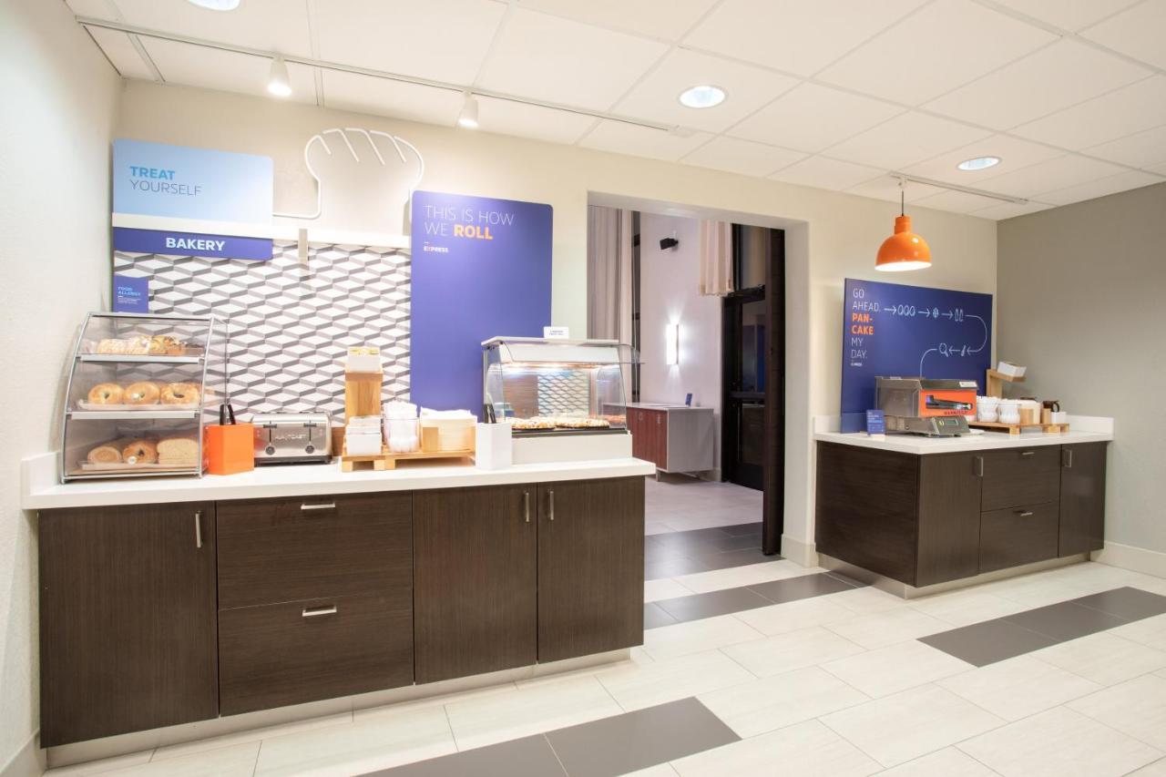 Holiday Inn Express & Suites Phoenix Glendale Dist By Ihg Dış mekan fotoğraf