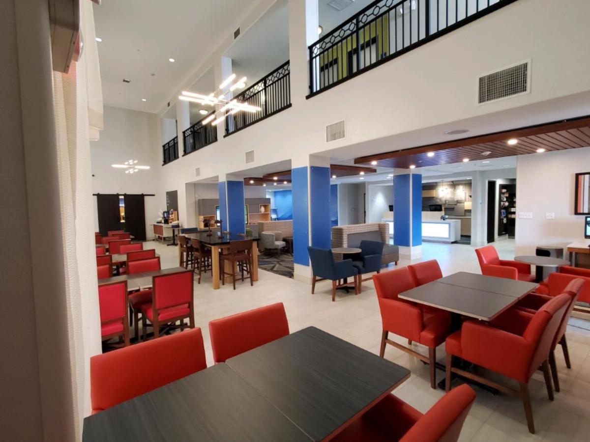 Holiday Inn Express & Suites Phoenix Glendale Dist By Ihg Dış mekan fotoğraf